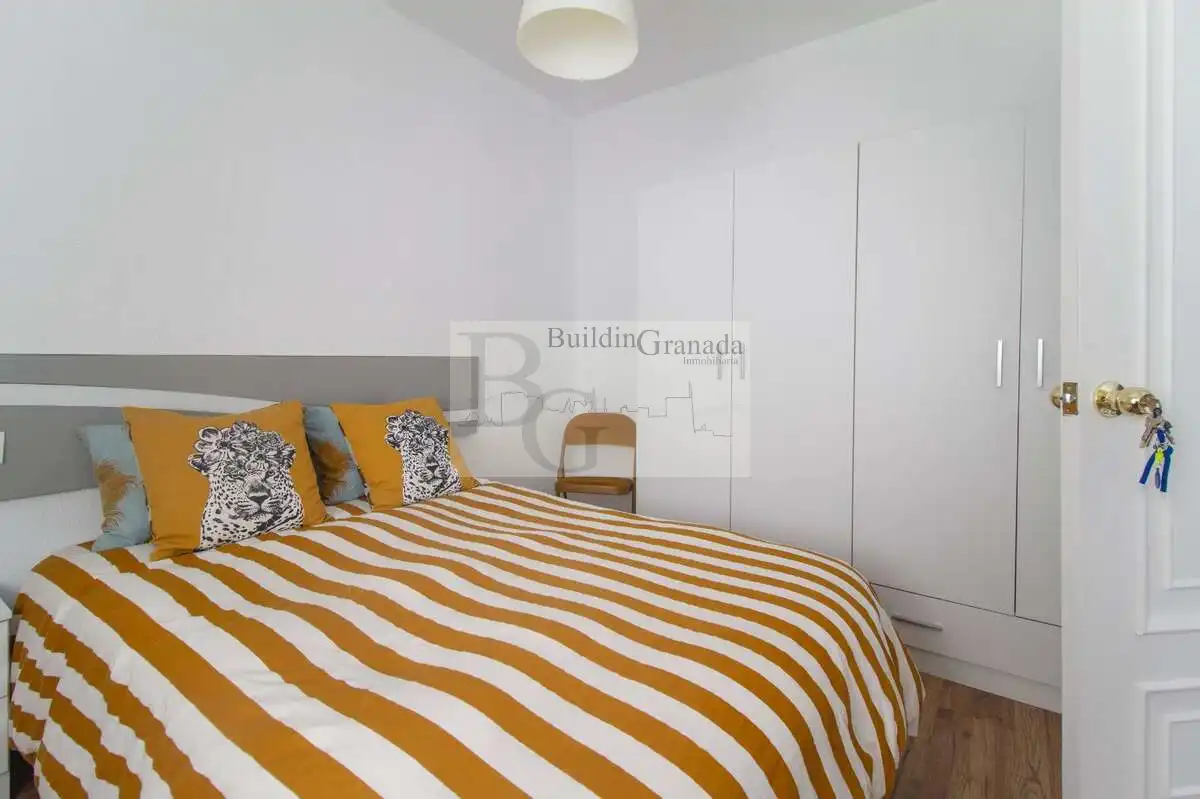 Habitación de Piso de alquiler en Granada con Calefacción, Terraza y Amueblado