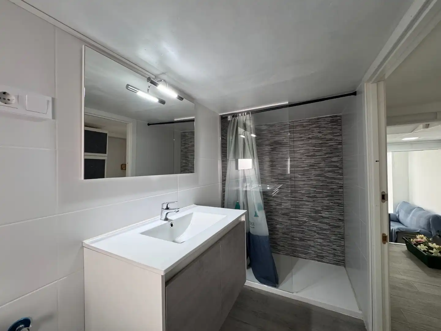 Baño de Apartamento de alquiler en Cáceres con Terraza, Amueblado y Horno