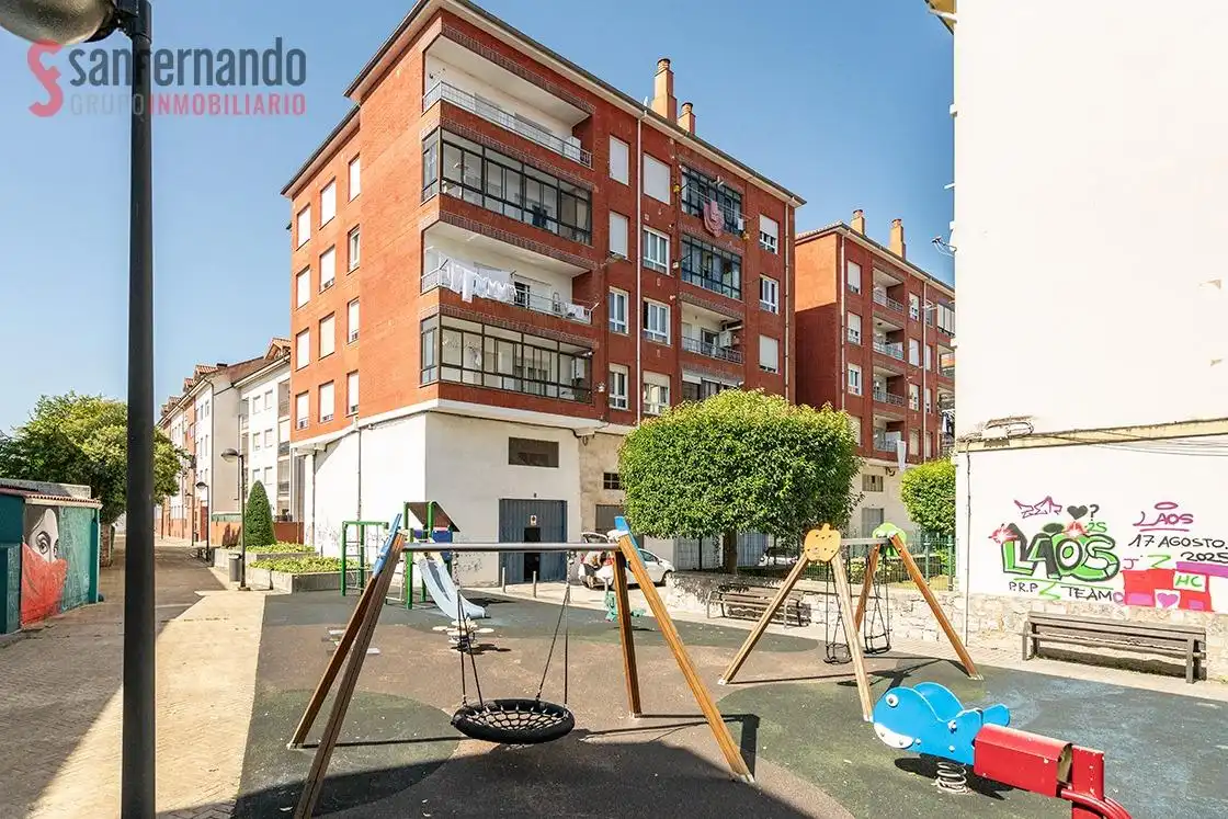 Piso con ascensor en venta en Calle Calle Agustín Riancho, imagen 19