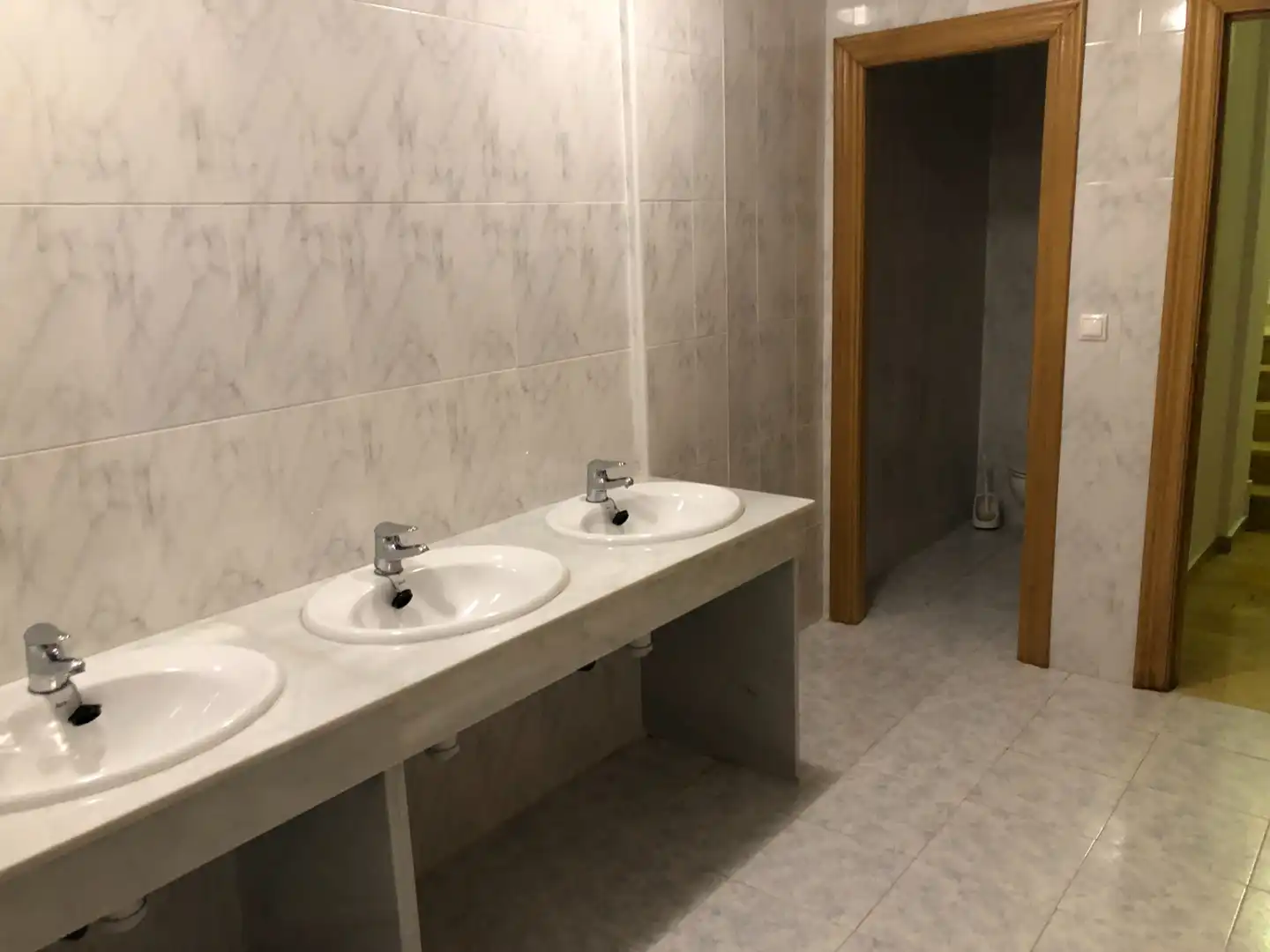 Bathroom of Office for sale in Jaén  with Air Conditioner and Furnished