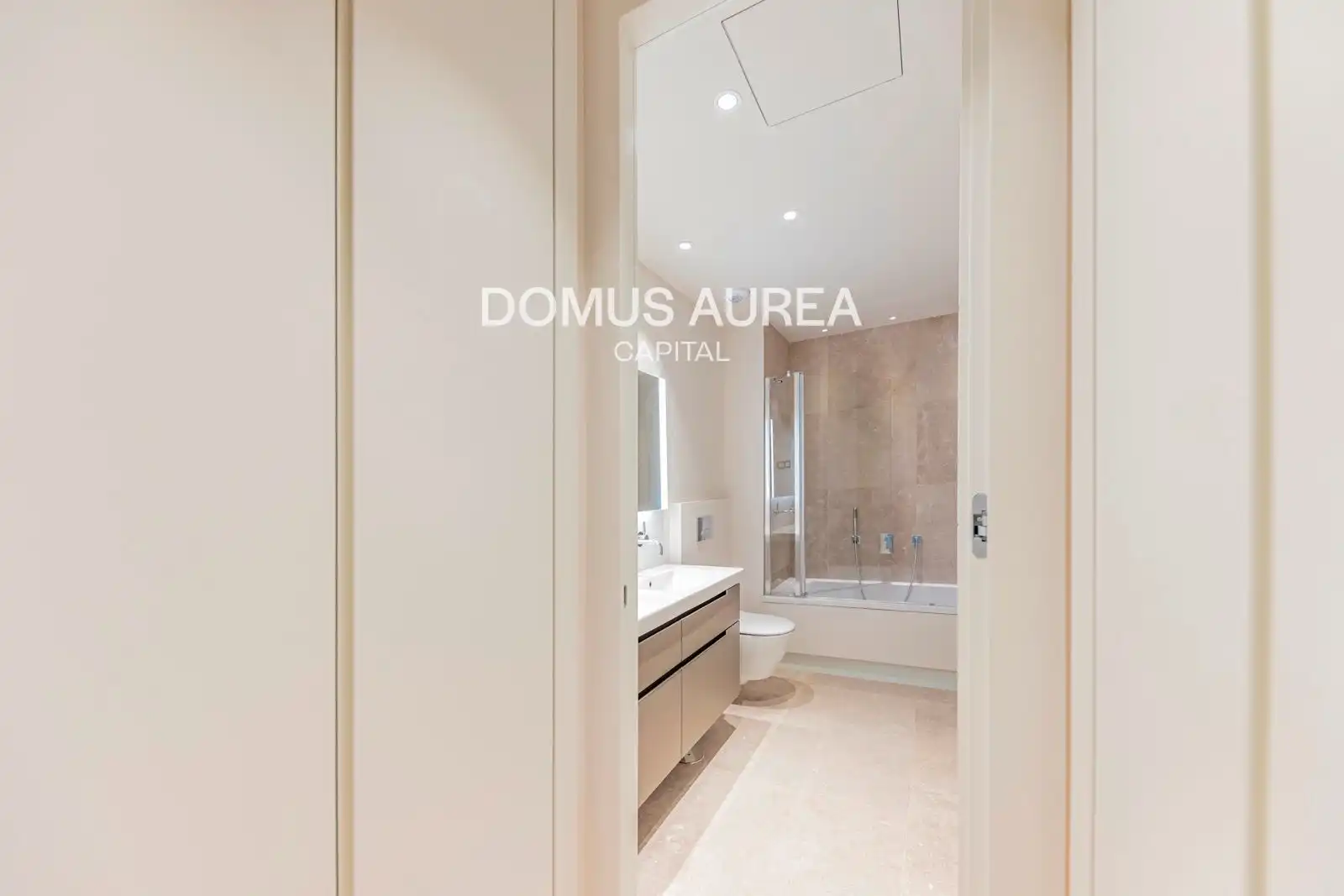 Appartement avec balcon à louer à Fernando VI, imagen 10
