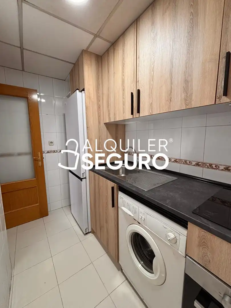 Kitchen of Flat for rent in Madrid  with Air Conditioner and Heating