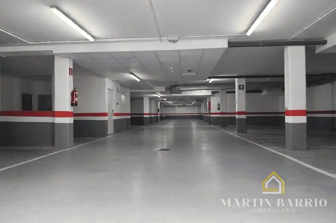 Parking de Piso en venta en Getxo  con Aire acondicionado, Calefacción y Jardín privado