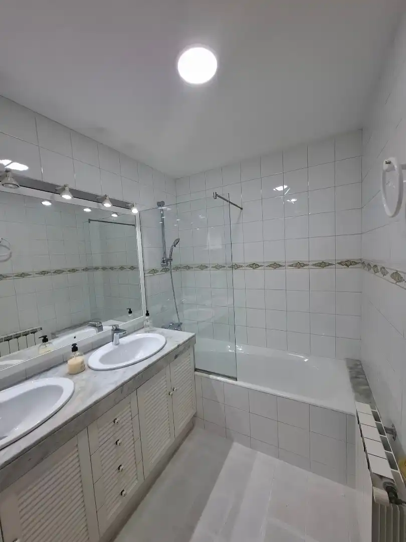 Baño de Casa adosada en venta en Sabadell con Aire acondicionado, Calefacción y Terraza