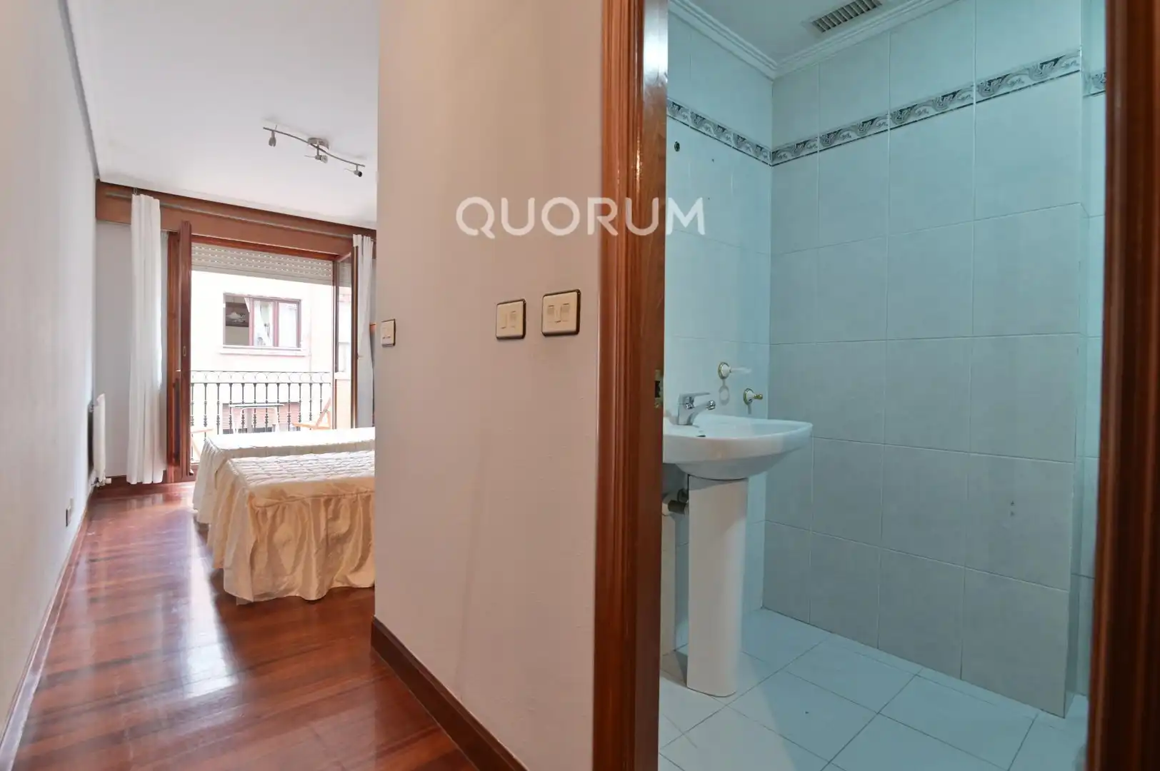 Habitación de Piso en venta en Bilbao  con Calefacción, Terraza y Trastero