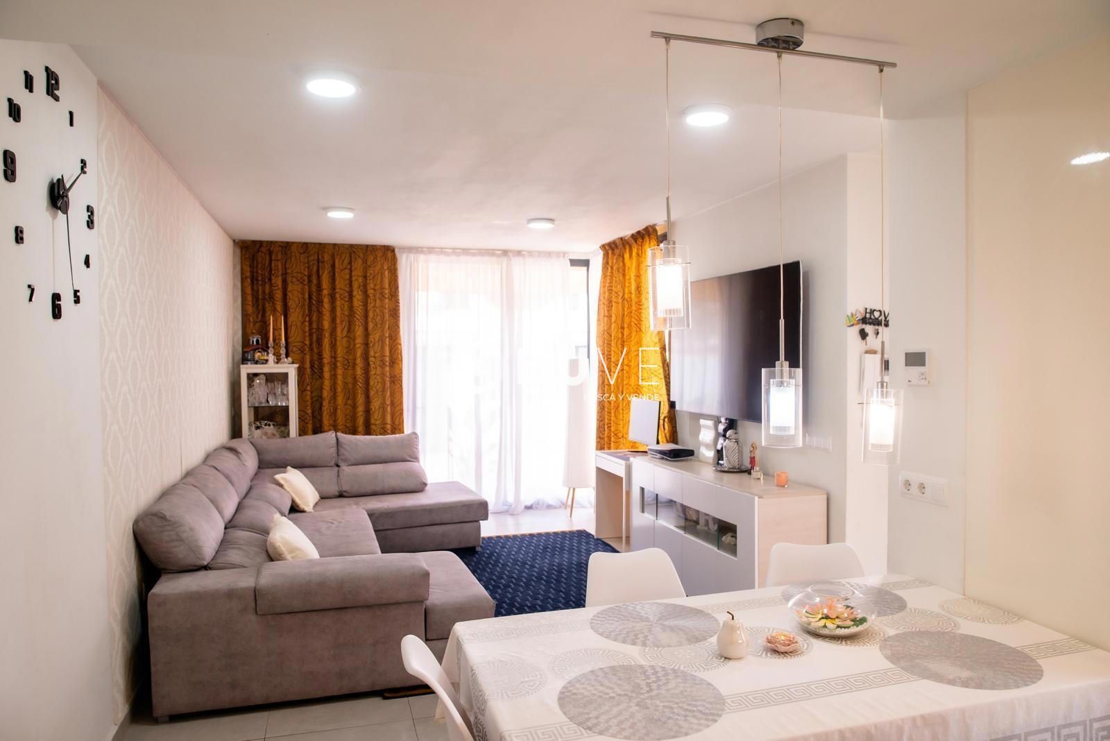 Sala d'estar de Casa adosada en venda en San Pedro del Pinatar amb Aire condicionat, Calefacció i Jardí privat