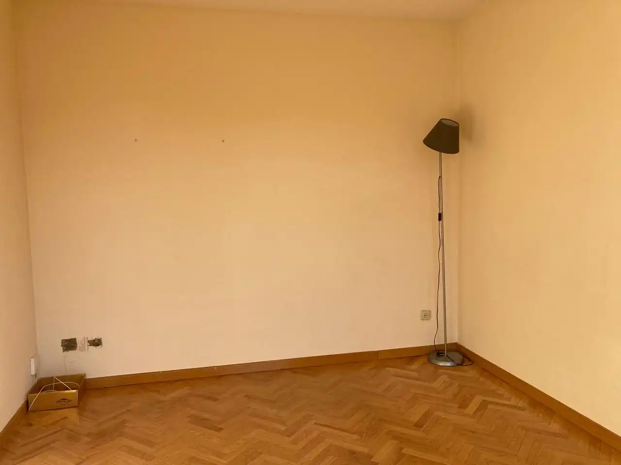 Bedroom of Flat for rent in Madrid  with Air Conditioner, Heating and Parquet flooring