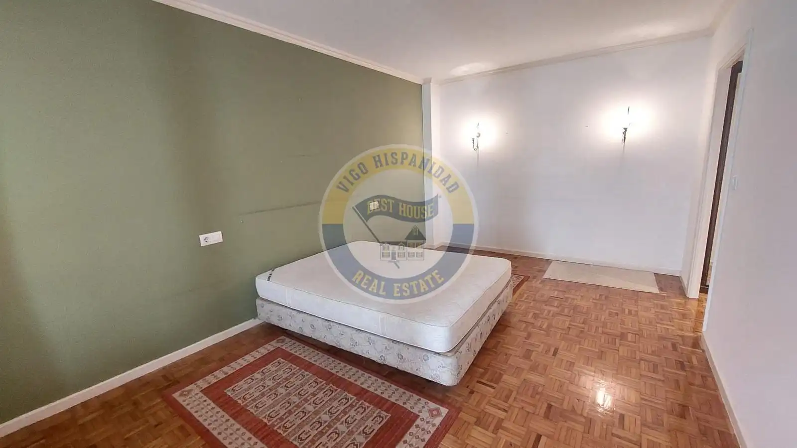 Bedroom of Flat for sale in Vigo   with Heating, Terrace and Storage room