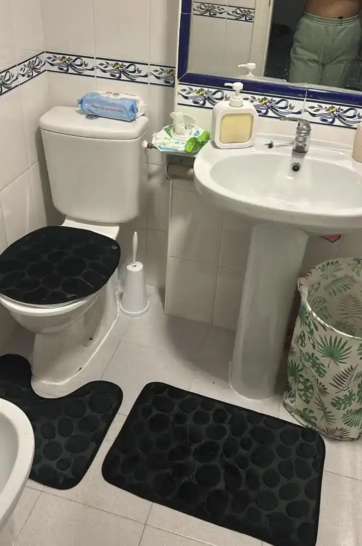 Badezimmer von Dachboden zur untervermieten in Mijas mit Privatgarten, Schwimmbad und Möbliert