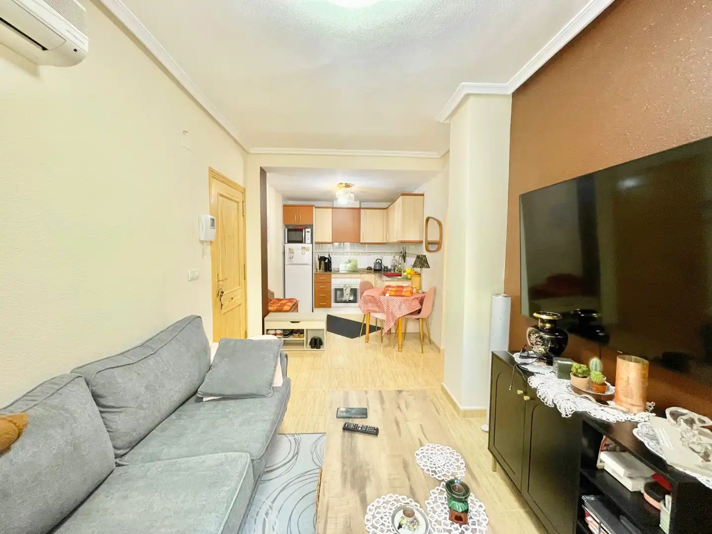 Sala d'estar de Apartament de lloguer en Formentera del Segura amb Aire condicionat, Calefacció i Terrassa