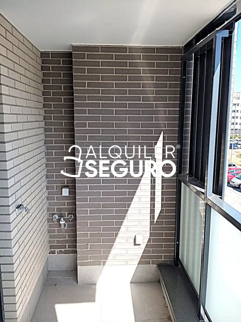 Flat for rent in de Vicente Ferrer , Ciudad de la Comunicación - Arco Ladrillo