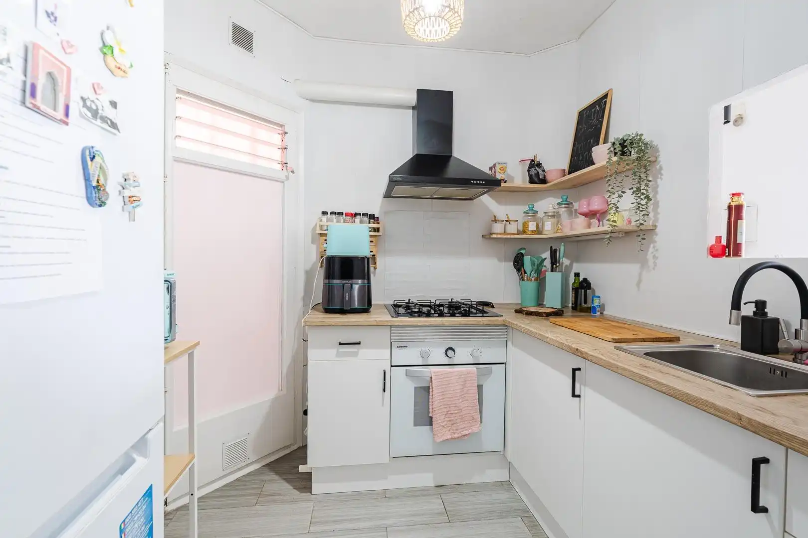 Cocina de Piso en venta en Corbera de Llobregat con Calefacción, Parquet y Balcón