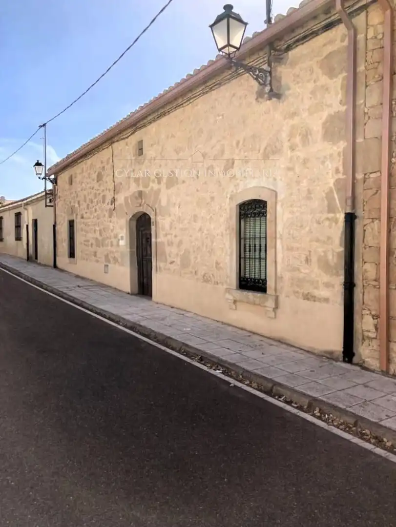 Vista exterior de Casa o chalet en venta en Monterrubio de Armuña con Terraza, Trastero y Piscina