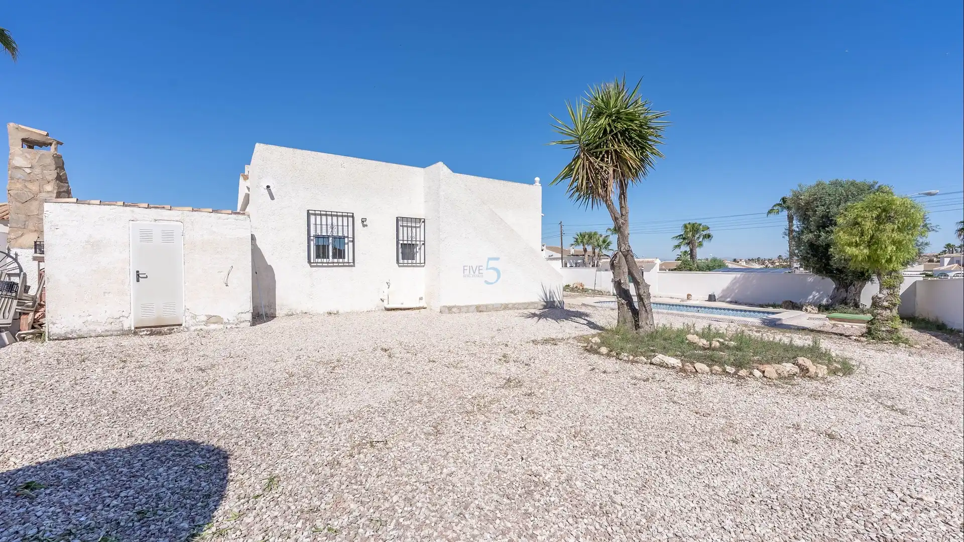 Vista exterior de Casa o chalet en venta en Torrevieja con Terraza, Piscina y Amueblado