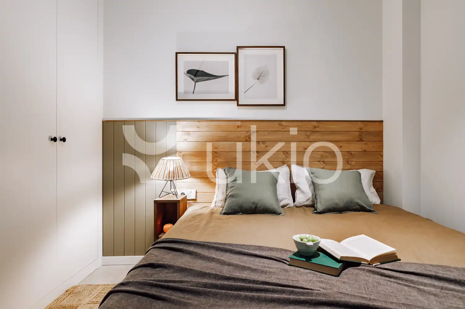 Dormitori de Apartament de lloguer en Barcelona amb Aire condicionat, Calefacció i Moblat
