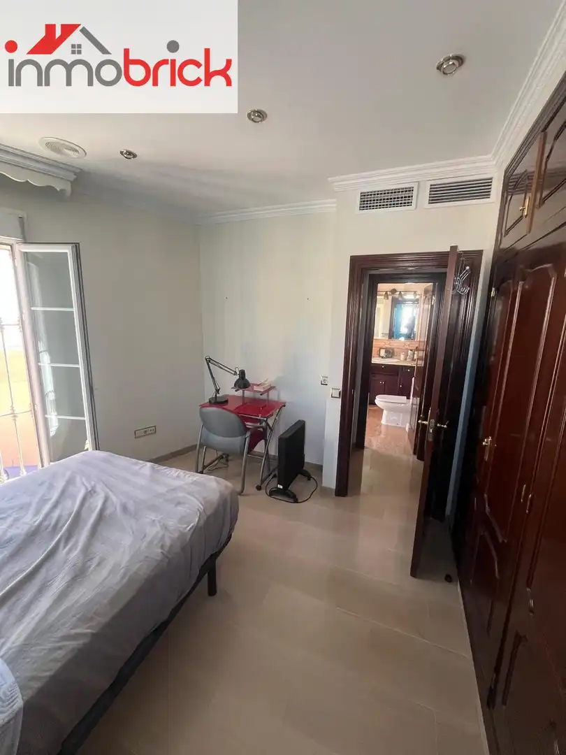 Habitación de Casa o chalet en venta en Lucena con Calefacción, Terraza y Piscina