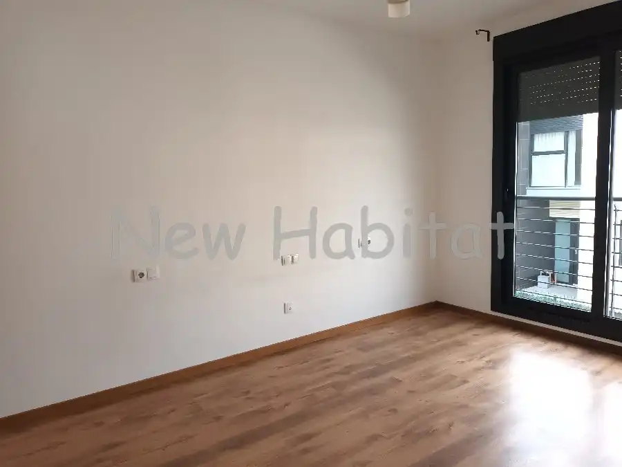 Habitación de Casa adosada en venta en Castellón de la Plana / Castelló de la Plana con Aire acondicionado, Jardín privado y Terraza