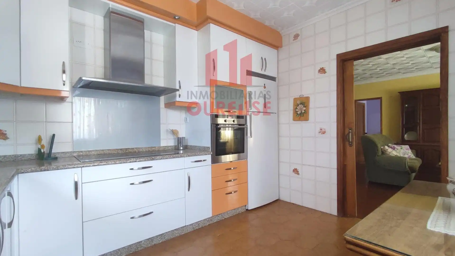 Cuina de Casa o xalet en venda en A Merca   amb Calefacció i Moblat