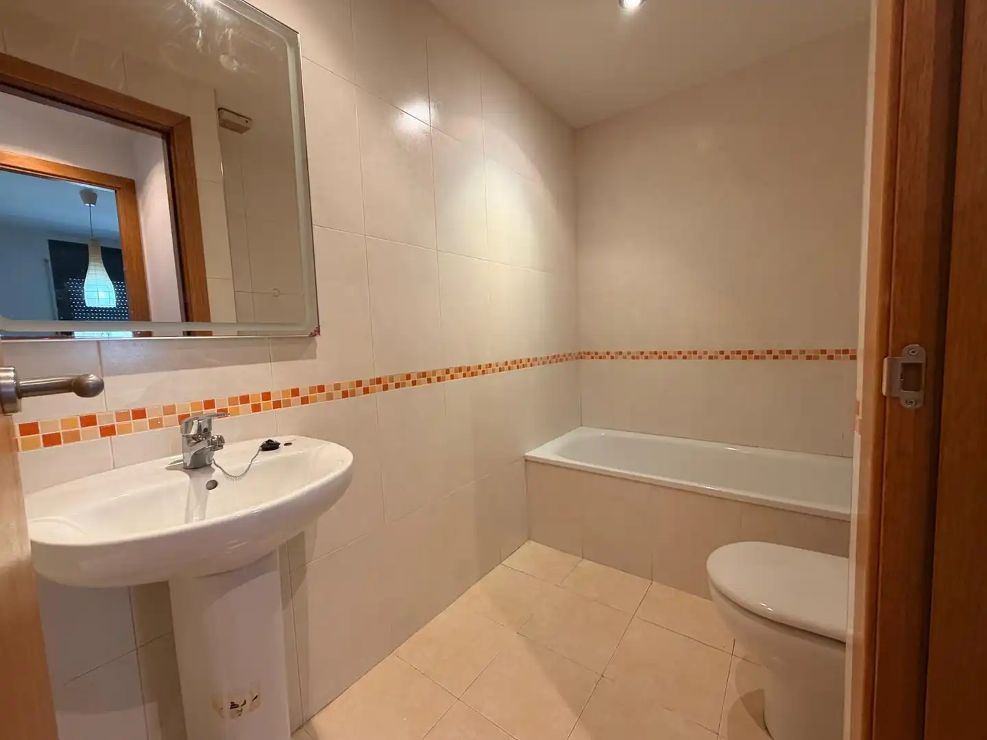 Baño de Piso en venta en Girona con Calefacción