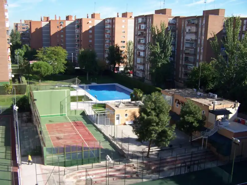 Wohnungen zum Verkauf in Calle de Palencia, La Serna