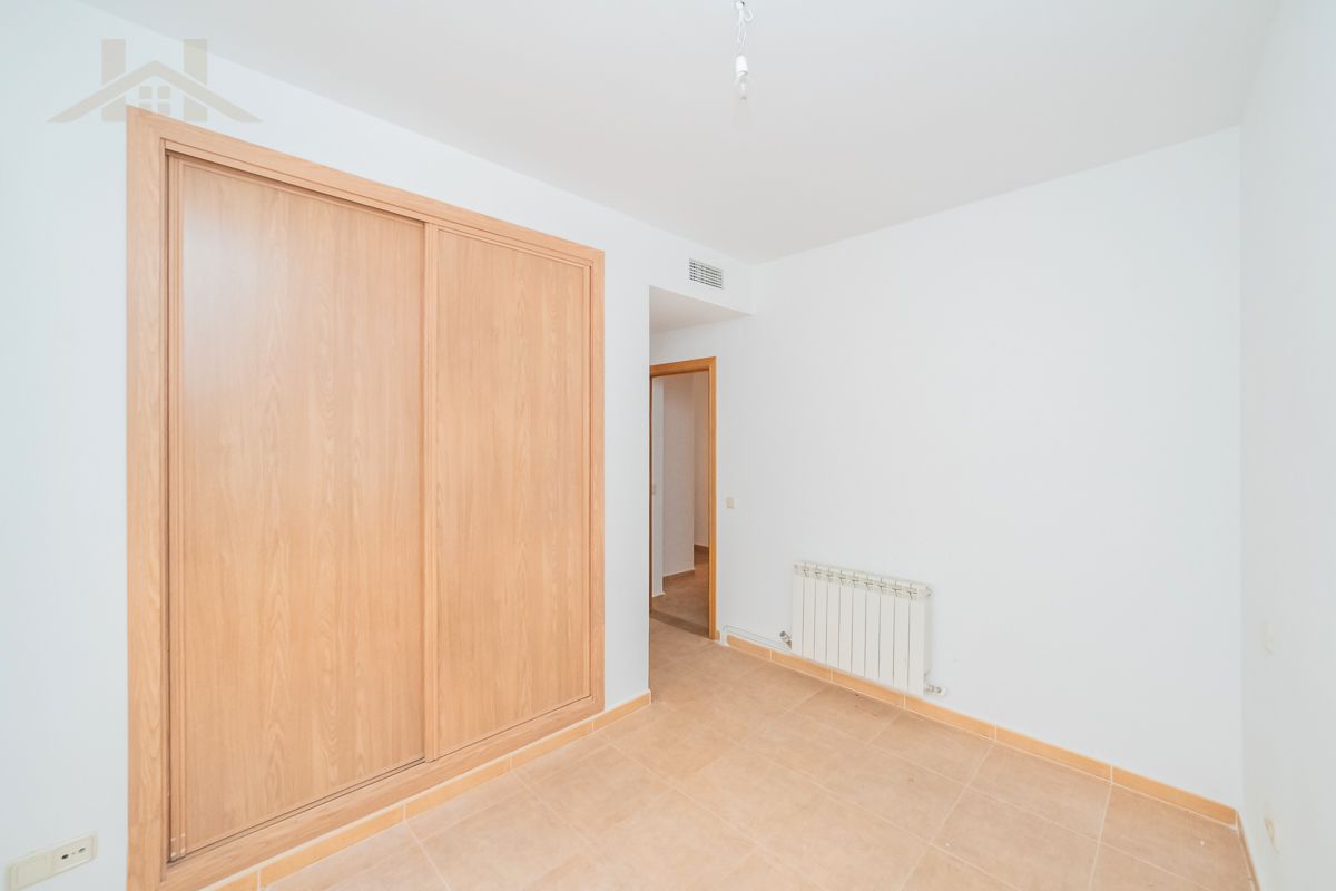 Bedroom of Flat for sale in San Martín de Valdeiglesias  with Air Conditioner, Heating and Private garden