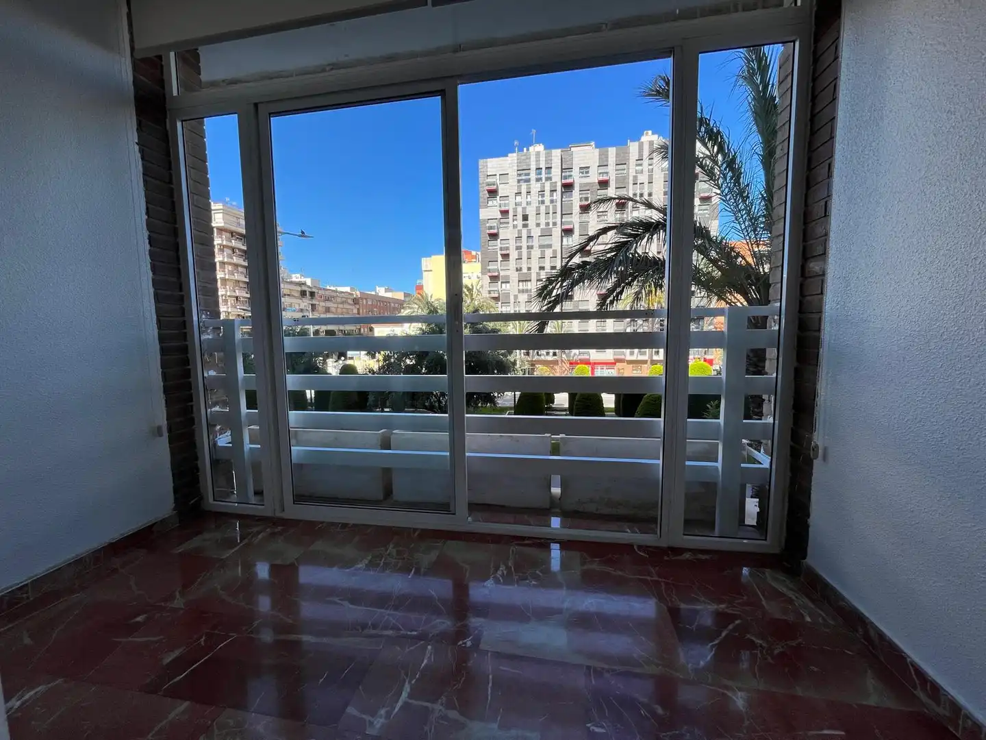 Vista exterior de Oficina de lloguer en Cartagena amb Aire condicionat, Calefacció i Balcó