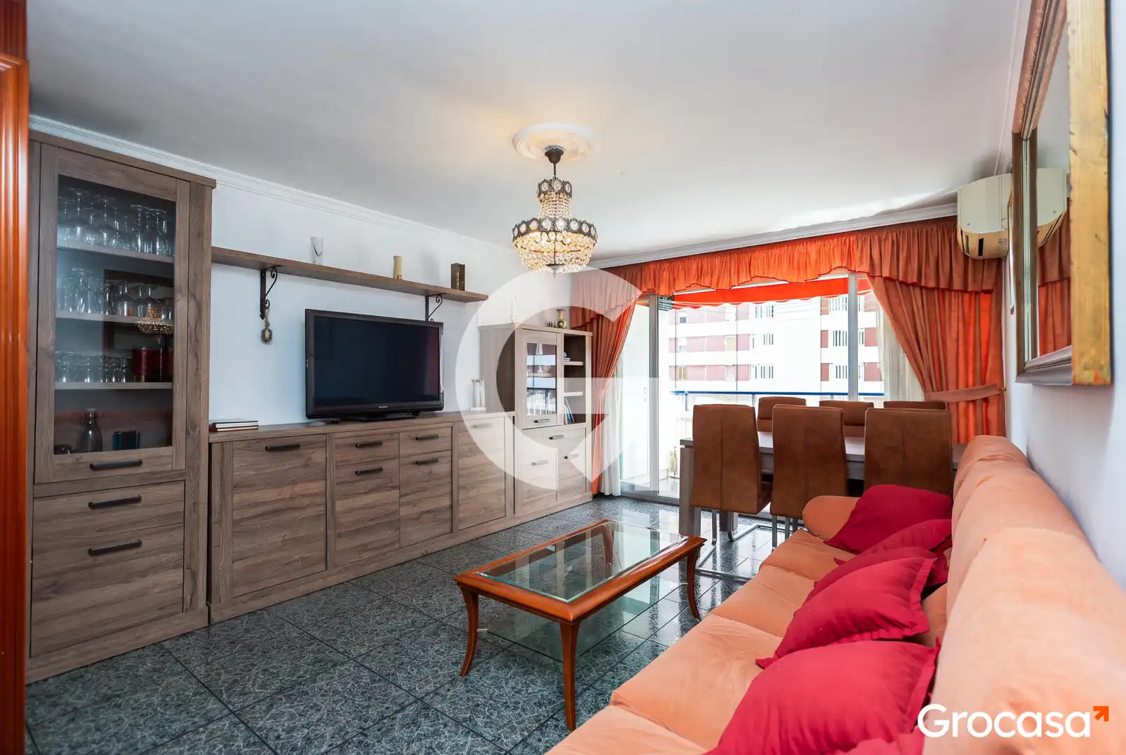 Sala de estar de Piso en venta en L'Hospitalet de Llobregat con Aire acondicionado, Calefacción y Balcón