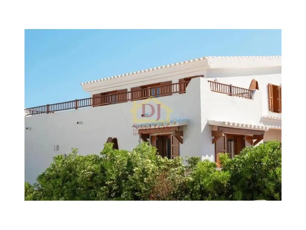 Vista exterior de Casa o xalet en venda en Ciutadella de Menorca amb Jardí privat, Terrassa i Piscina