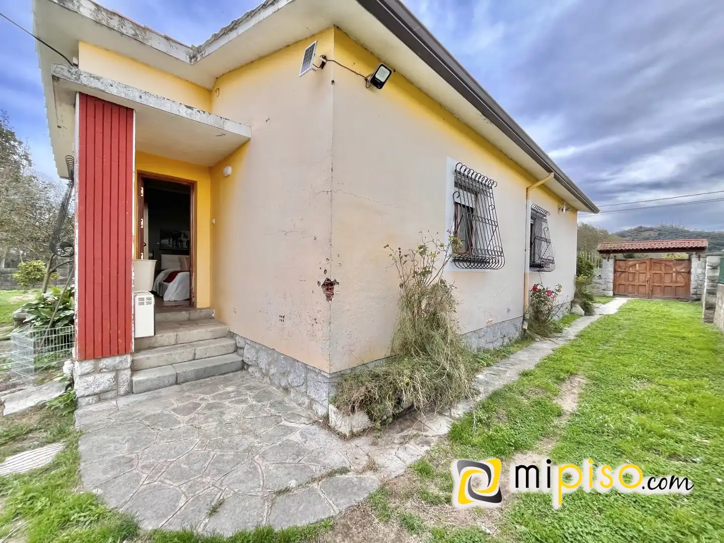 Vista exterior de Casa o chalet en venta en Laredo