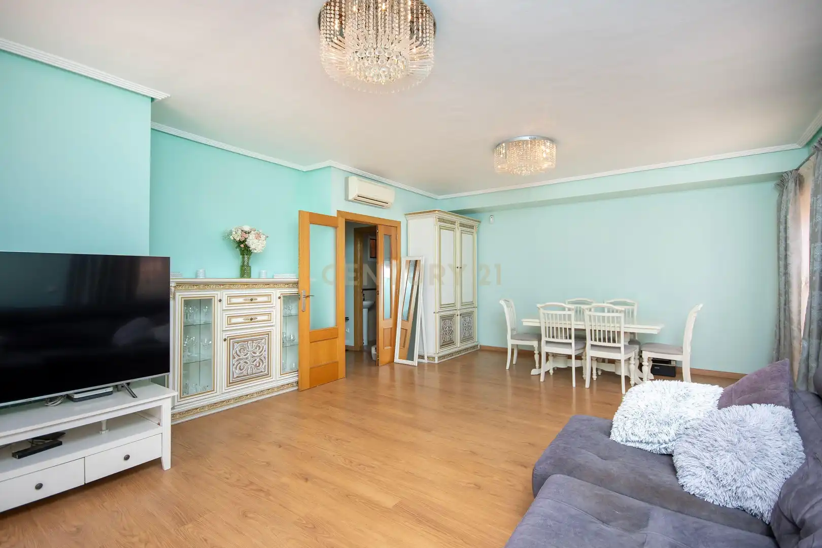 Sala de estar de Casa adosada en venta en Alicante / Alacant con Aire acondicionado, Balcón y Piscina comunitaria