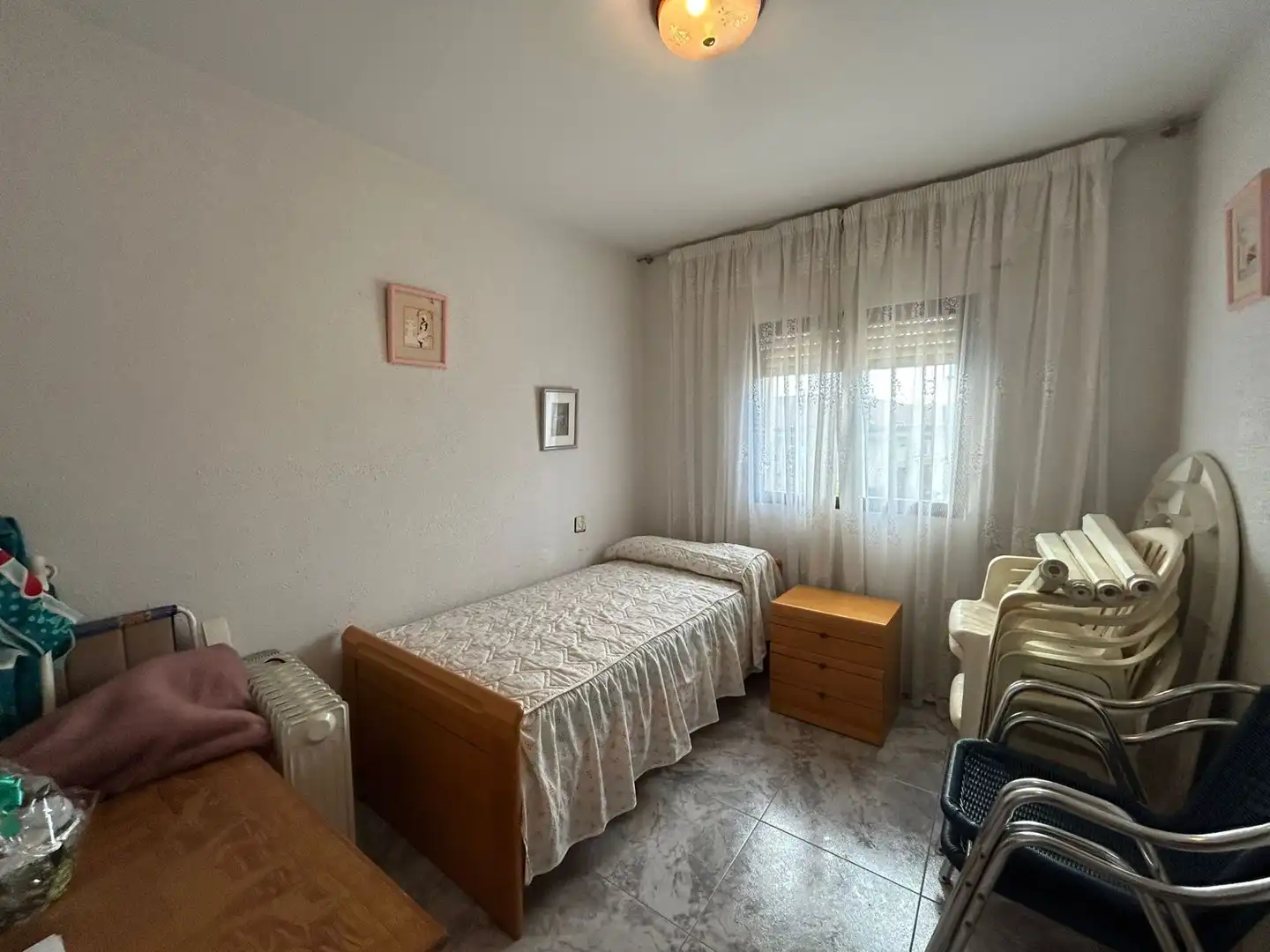 Habitación de Casa o chalet en venta en Perales del Puerto con Jardín privado, Trastero y Amueblado