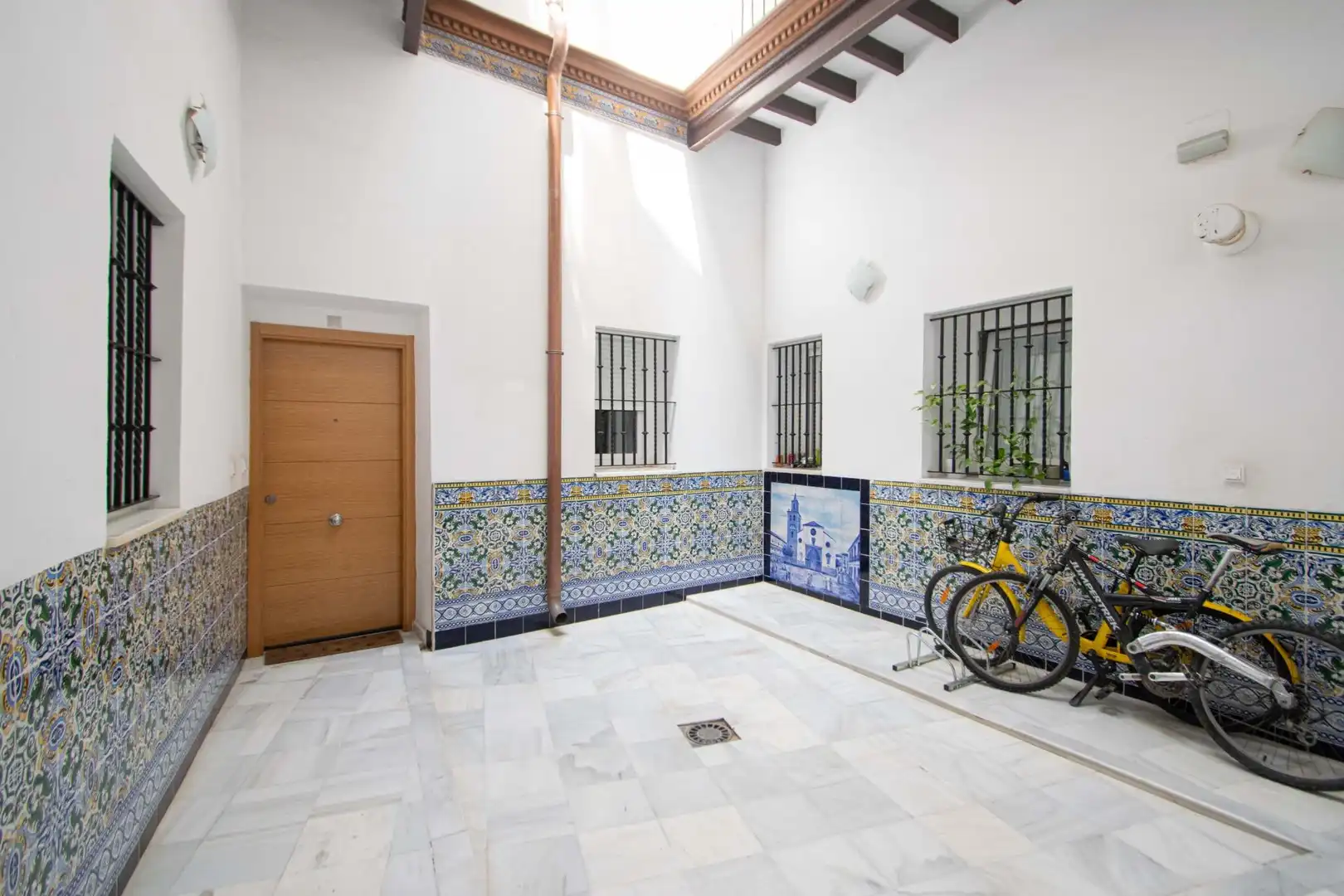 Dachboden zum Verkauf in Sevilla mit Klimaanlage, Terrasse und Balkon