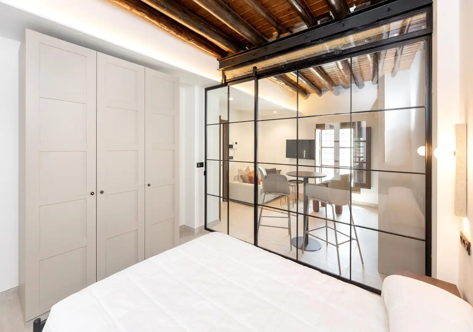 Bedroom of Apartments for rent in Granada  with Air Conditioner, Heating and Furnished