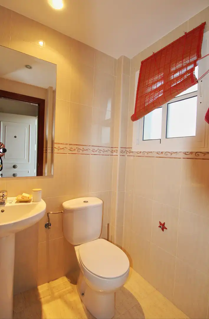 Bany de Casa adosada en venda en Cártama amb Aire condicionat, Terrassa i Piscina comunitària