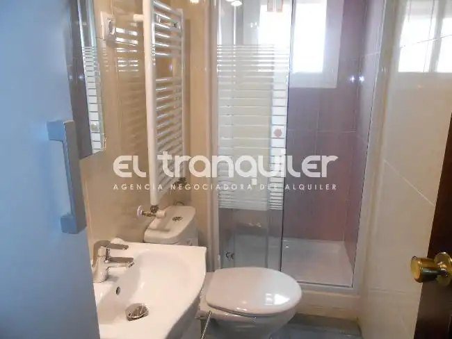 Baño de Piso en venta en Madrid con Parquet, Terraza y Amueblado