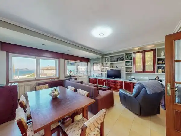 Sala d'estar de Casa o xalet en venda en Nigrán amb Calefacció, Jardí privat i Parquet