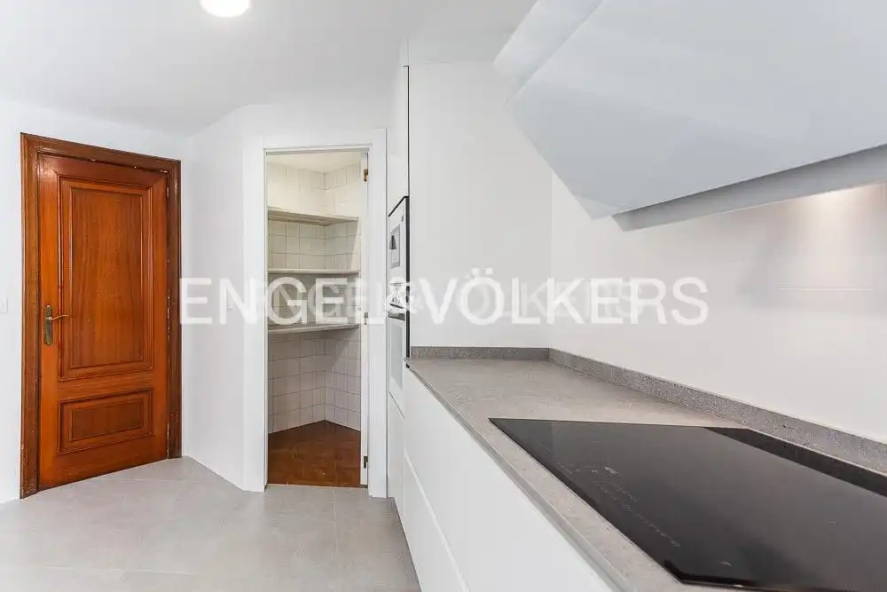 Kitchen of Flat for rent in El Pla del Real