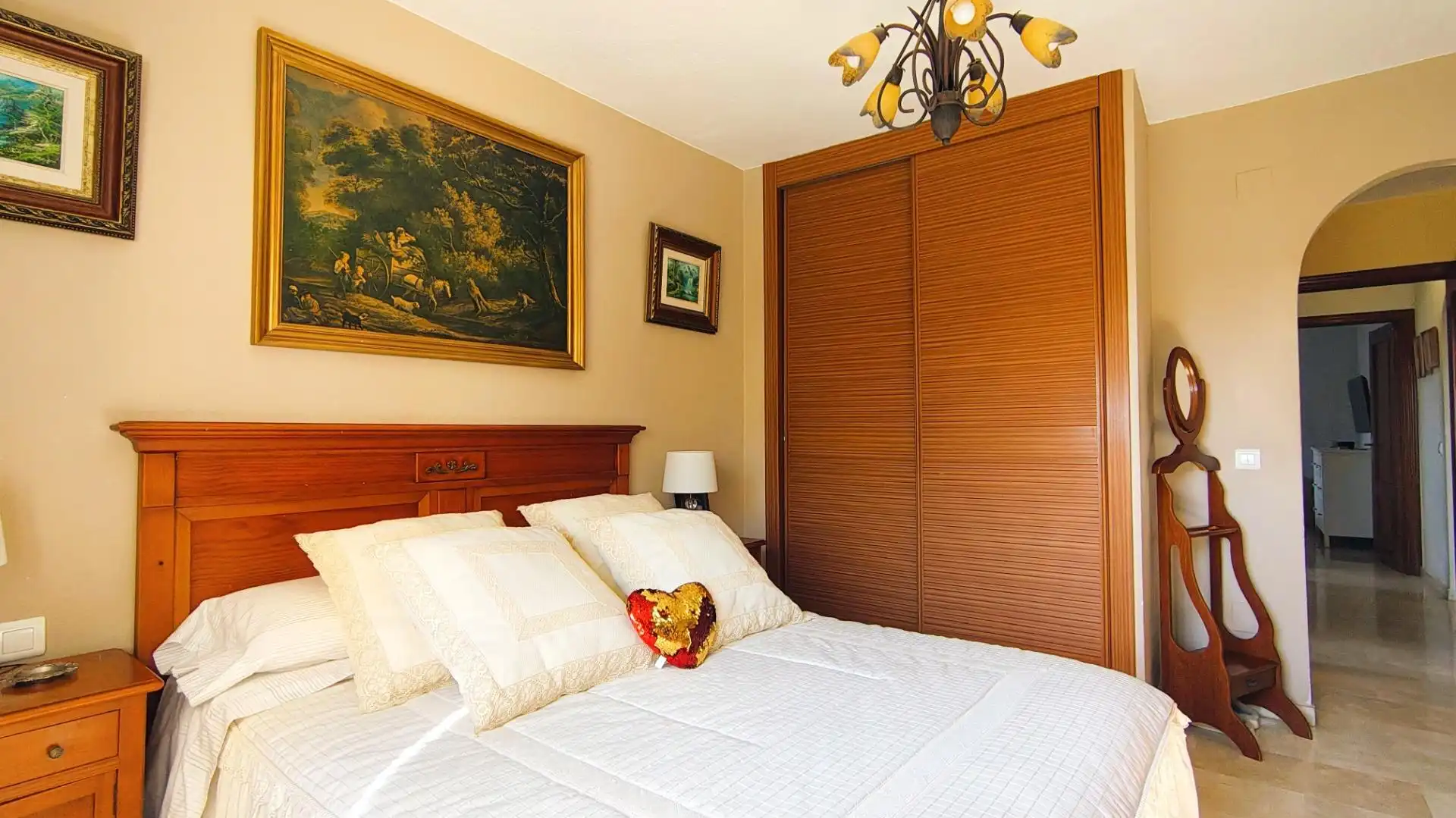 Habitación de Apartamento en venta en Marbella con Aire acondicionado, Terraza y Trastero