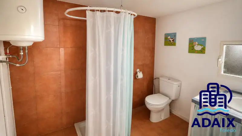 Baño de Casa o chalet en venta en La Villa de Don Fadrique con Calefacción