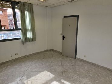 Locale commerciale in affitto a Algorta