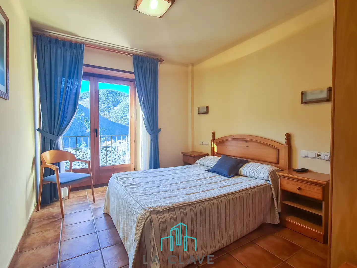 Schlafzimmer von Gebäude zum Verkauf in Planoles