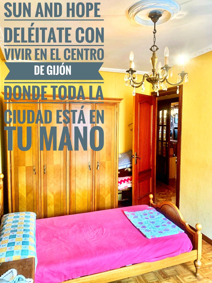 Bedroom of Flat for sale in Gijón   with Heating, Parquet flooring and Furnished