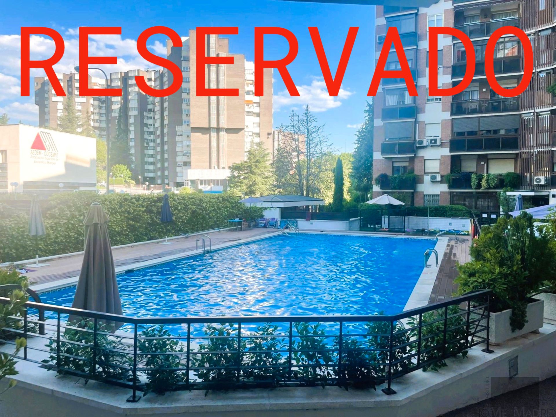Swimming pool of Flat for sale in  Madrid Capital  with Heating, Private garden and Terrace