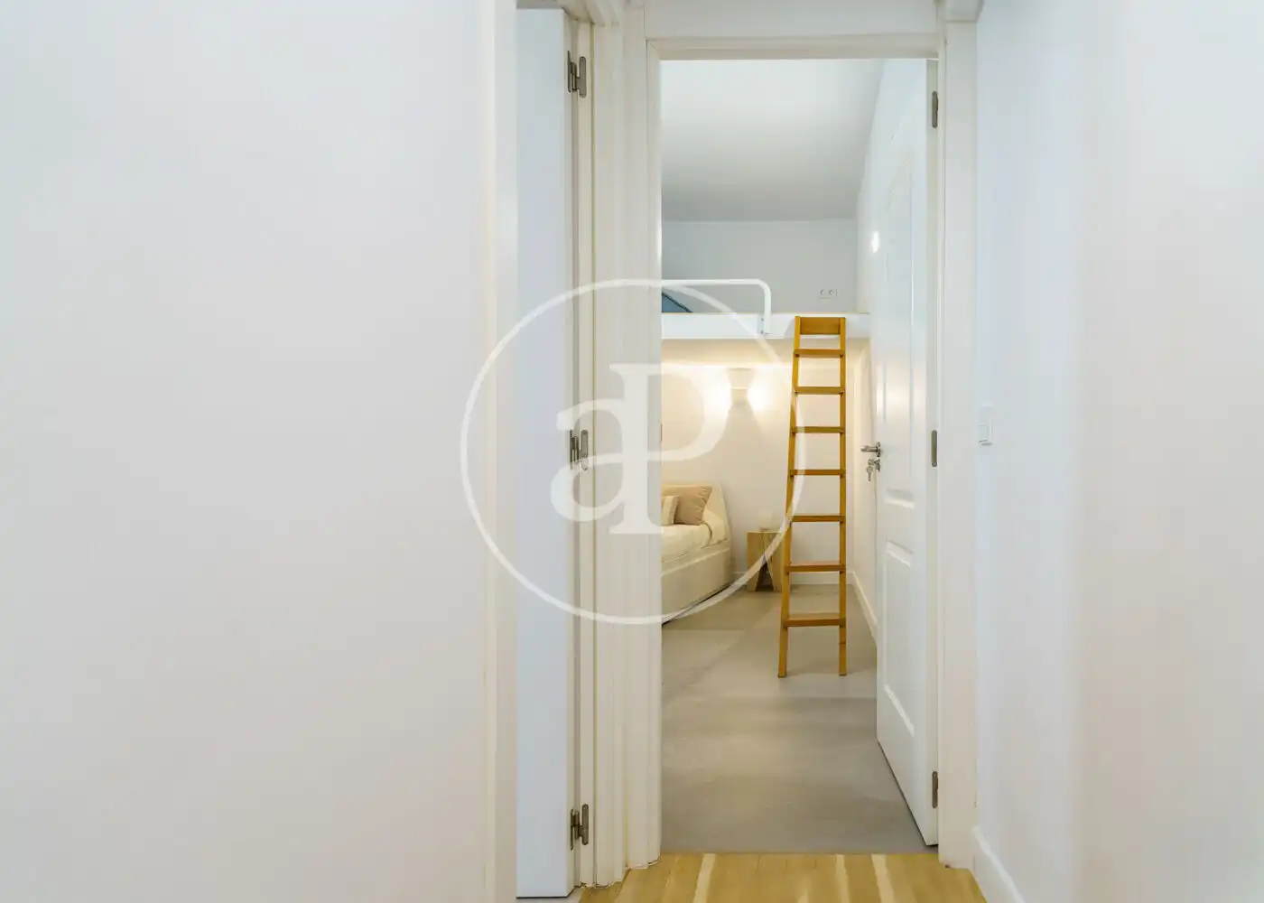 Flat for rent in Madrid  with Air Conditioner, Heating and Furnished