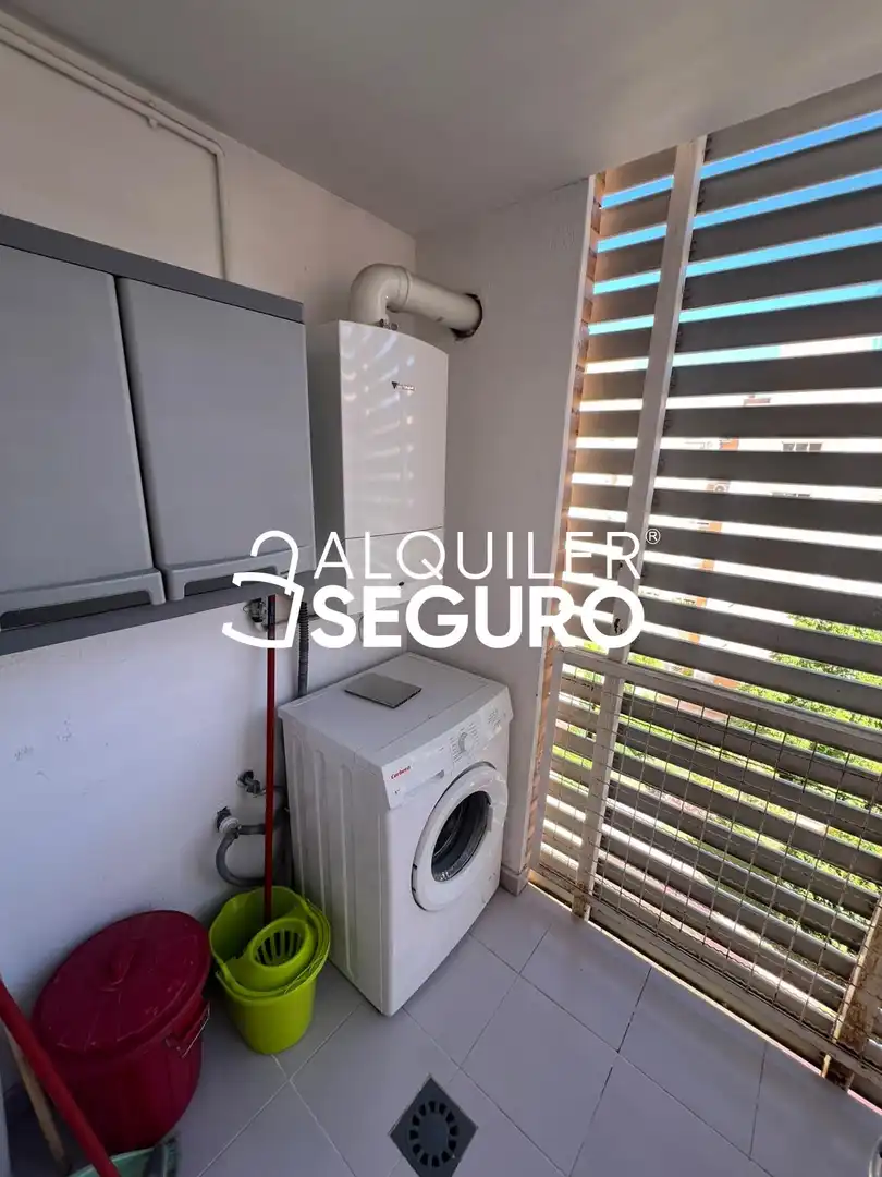 Terrassa de Pis de lloguer en Madrid amb Calefacció, Traster i Piscina