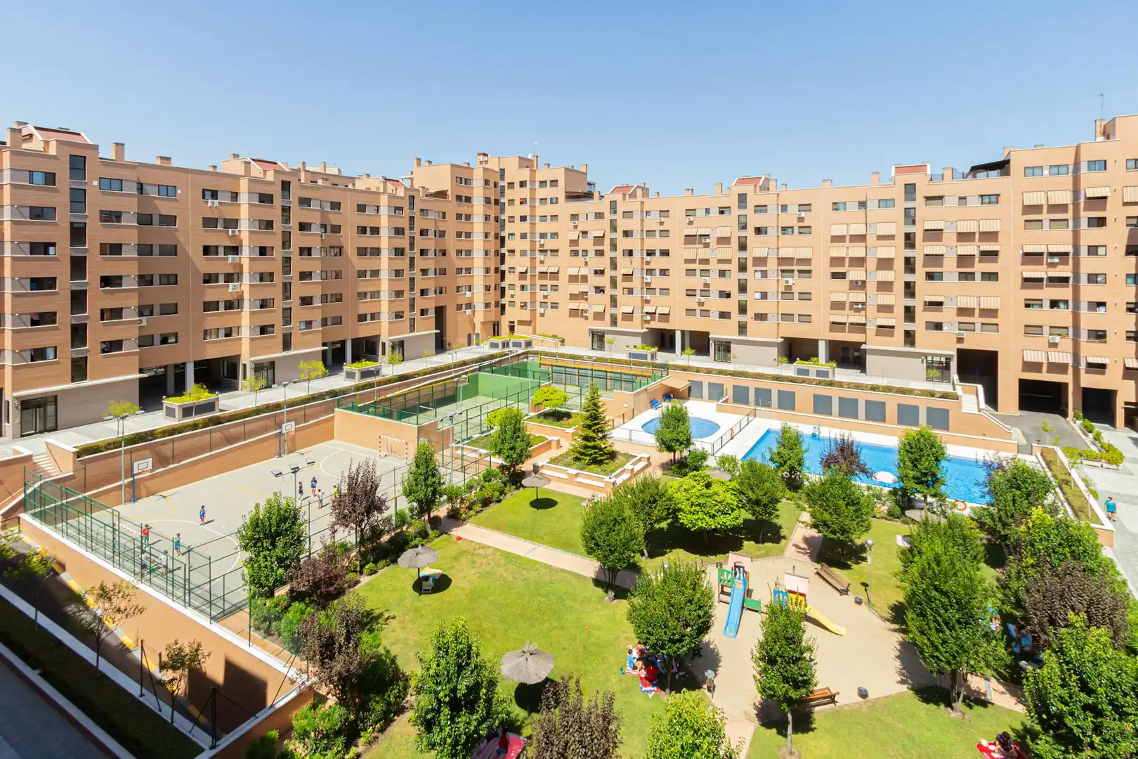 Vista exterior de Pis de lloguer en Madrid amb Aire condicionat, Calefacció i Jardí privat