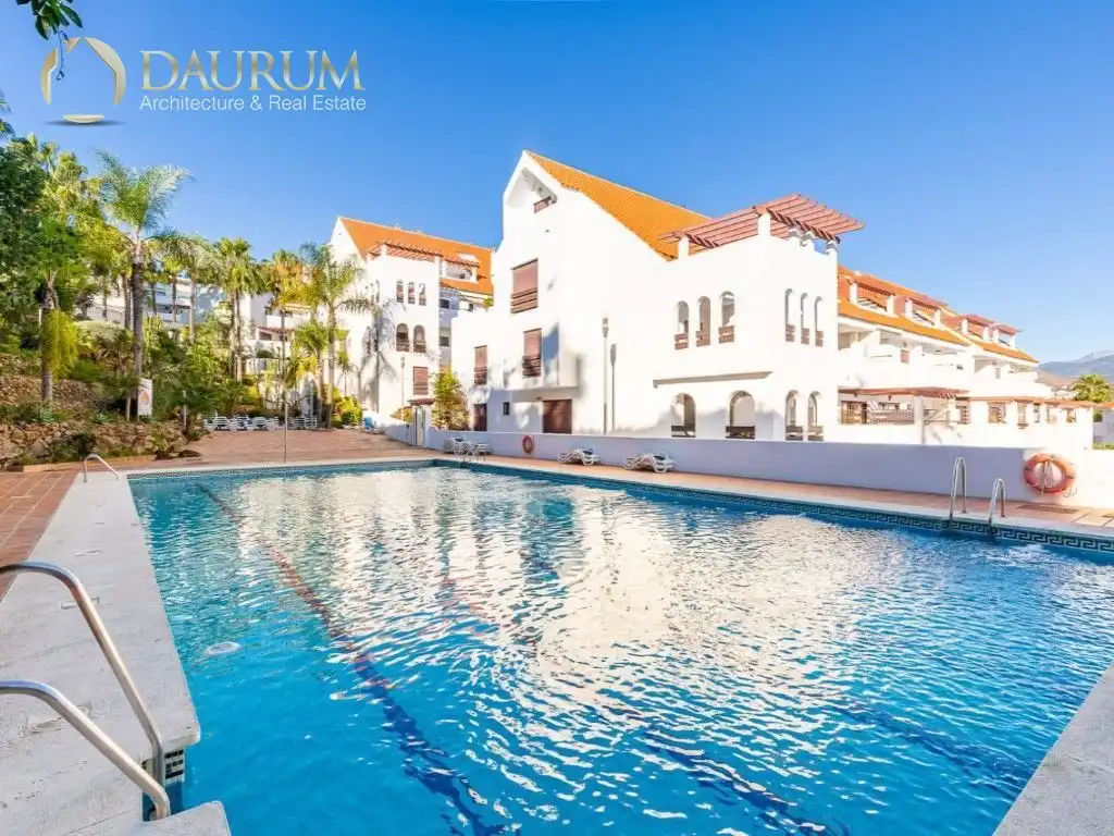 Vista exterior de Dúplex en venta en Marbella con Aire acondicionado, Calefacción y Terraza