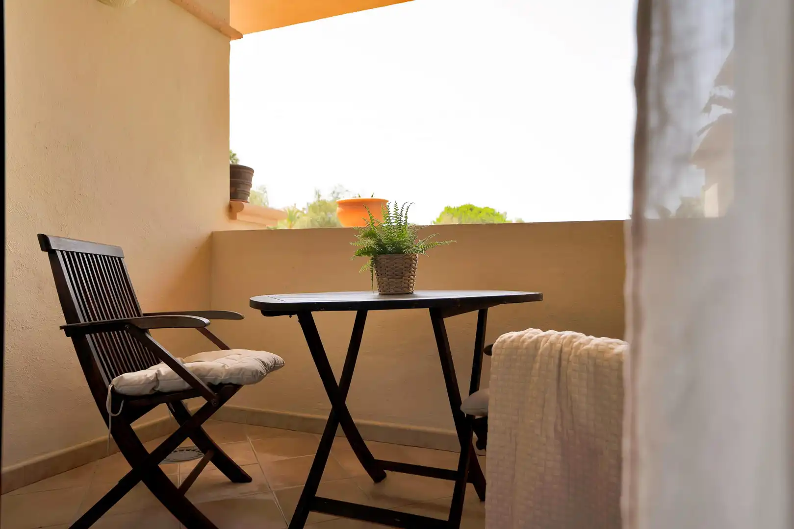 Terrasse von Wohnungen zur Miete in Marbella mit Klimaanlage, Heizung und Privatgarten