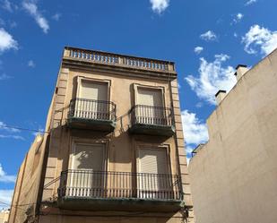 Vista exterior de Edifici en venda en Elche / Elx