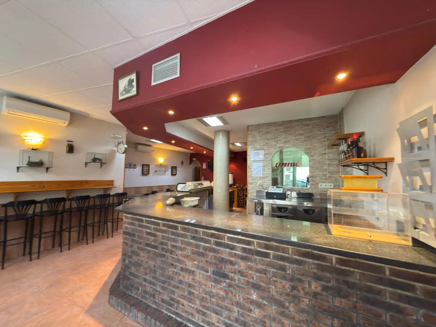 Local en venta en Azuqueca de Henares con Aire acondicionado y Amueblado